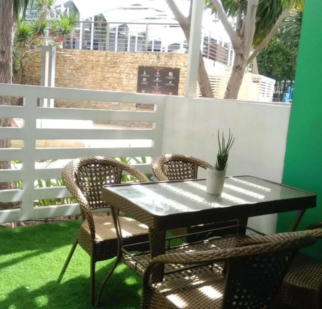 Casa Crisav Staycation Place At Azure Paranaque City Hotel